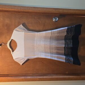Size Medium Carmen Marc Valvo Short Sleeve Cream And Brown Striped Sweater Dress
